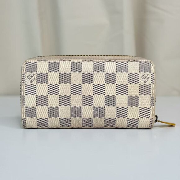 Louis Vuitton Damier Azur Wallet with Classic Checkerboard Design - Picture 2 of 8